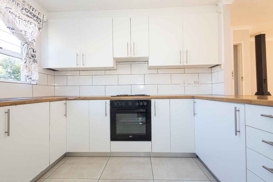 To Let 3 Bedroom Property for Rent in Kenridge Western Cape